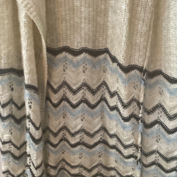 Eyeshadow Clothing No Sleeved Cardigan - Picture 2 of 5